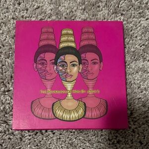 Juvia's Place The Masquerade Mini Eyeshadow Palette - Bold Pink and Gold